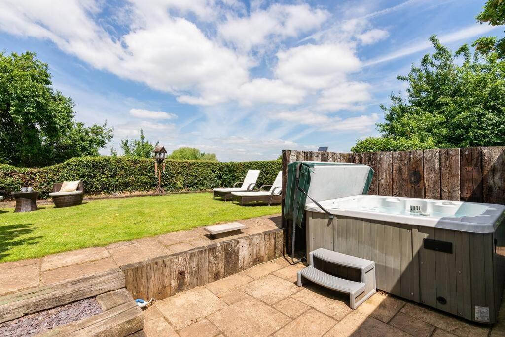 The Summerhouse, Countryside Retreat With Private Hot Tub Bridgnorth Buitenkant foto