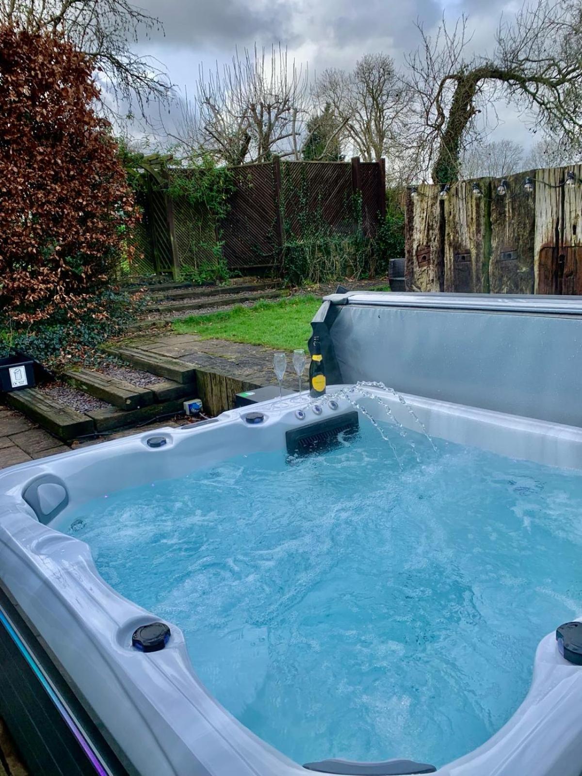 The Summerhouse, Countryside Retreat With Private Hot Tub Bridgnorth Buitenkant foto